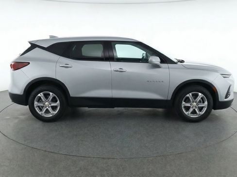 Used 2025 Chevrolet Blazer LT FWD image 11