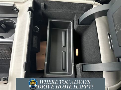 New 2025 Lincoln Navigator L Reserve image 16