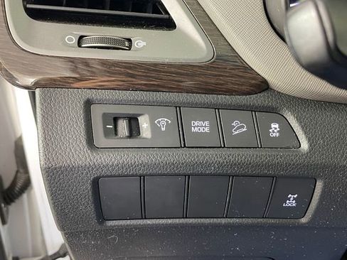 Used 2017 Hyundai Santa Fe Sport AWD/4WD image 10