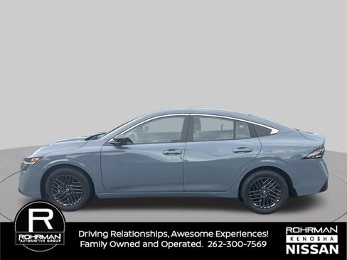 Used 2026 Nissan Sentra SV w/ SV Convenience Package FWD image 2