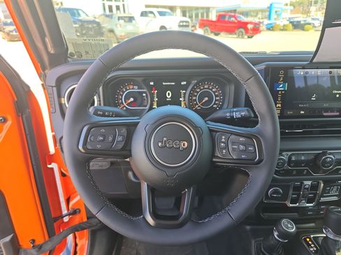 New 2025 Jeep Gladiator Sport image 27