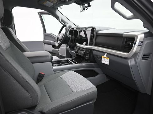 New 2026 Ford F250 XLT w/ XLT Premium Package AWD/4WD image 24