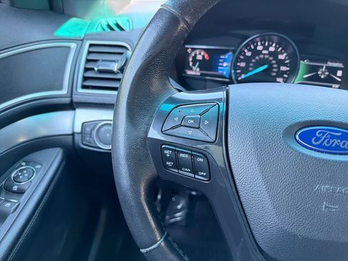 Used 2016 Ford Explorer XLT w/ Equipment Group 202A AWD/4WD image 29
