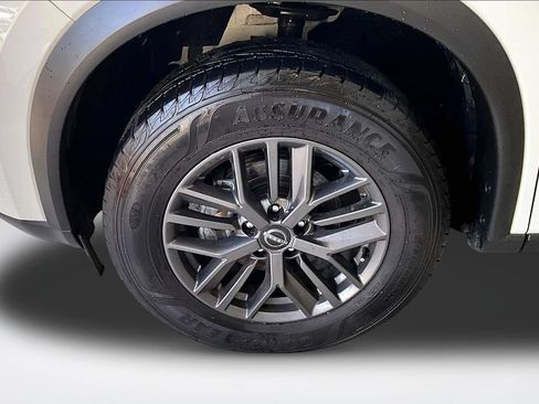 Used 2023 Nissan Rogue S FWD image 32