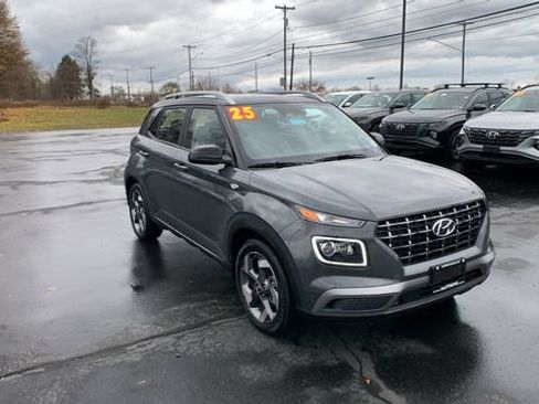Certified 2025 Hyundai Venue Limited image 7