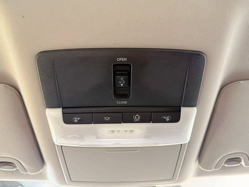 Used 2020 Nissan Altima 2.5 SR w/ Premium Package image 24