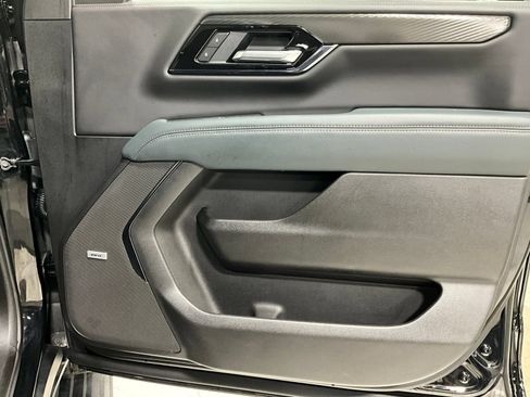 Used 2025 GMC Yukon AT4 w/ AT4 Premium Package AWD/4WD image 24