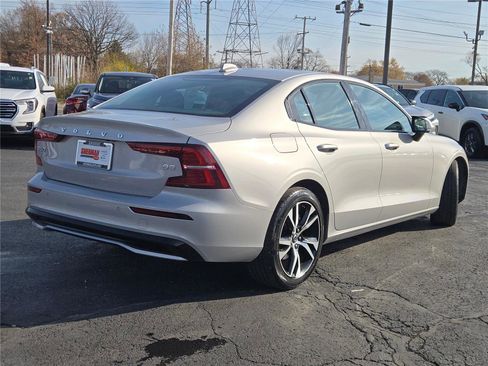 Used 2024 Volvo S60 B5 Core image 15