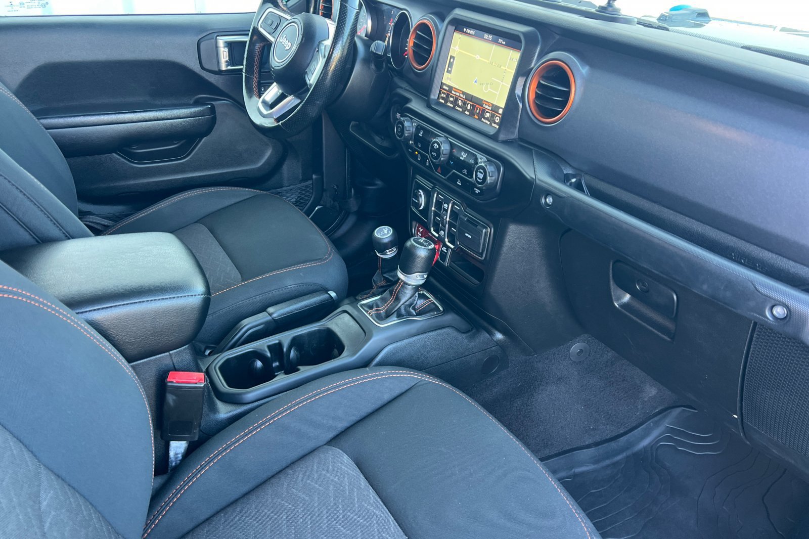 Used 2021 Jeep Gladiator Mojave AWD/4WD image 12