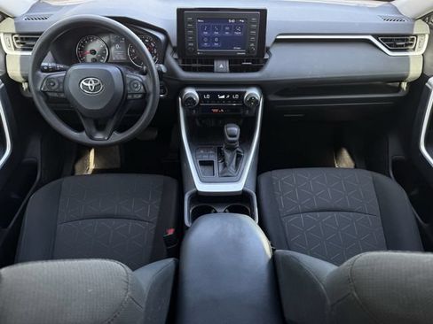 Used 2020 Toyota RAV4 XLE w/ Convenience Package FWD image 11