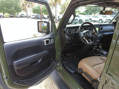 Used 2023 Jeep Wrangler Unlimited Sahara w/ Cold Weather Group AWD/4WD image 8