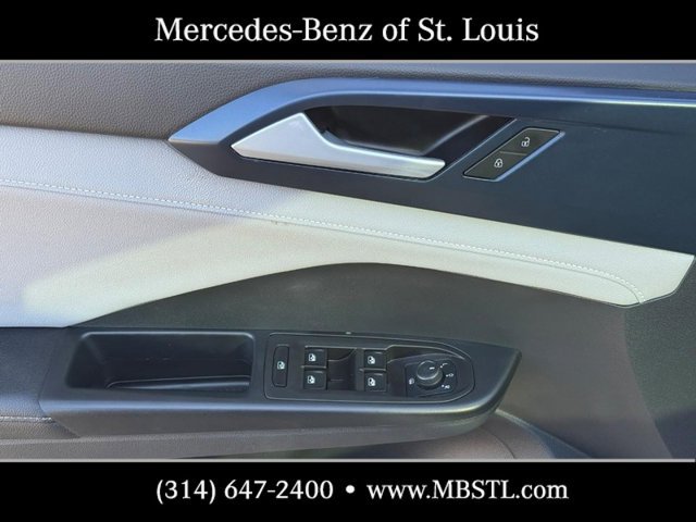 Used 2024 Volkswagen Taos SE w/ Panoramic Sunroof Package FWD image 17