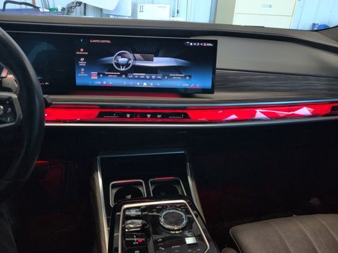 Used 2023 BMW 740i RWD image 16