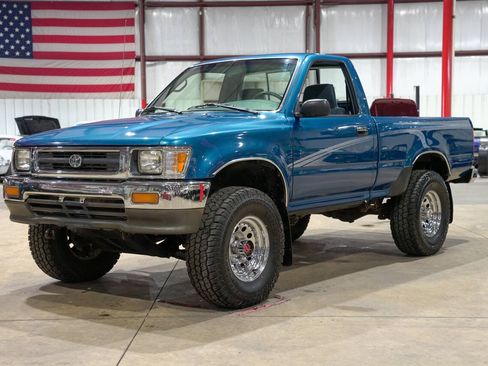 Used 1995 Toyota Pickup DX AWD/4WD image 1