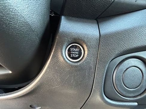 Used 2024 Nissan Frontier SV w/ SV Convenience Package image 28