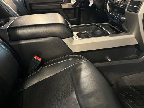 Used 2019 Ford F250 Lariat w/ Lariat Value Package image 17