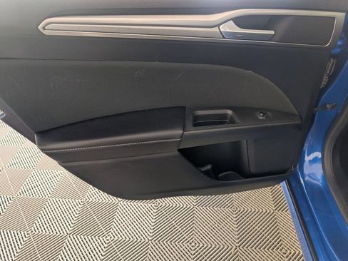 Used 2019 Ford Fusion SE FWD image 26