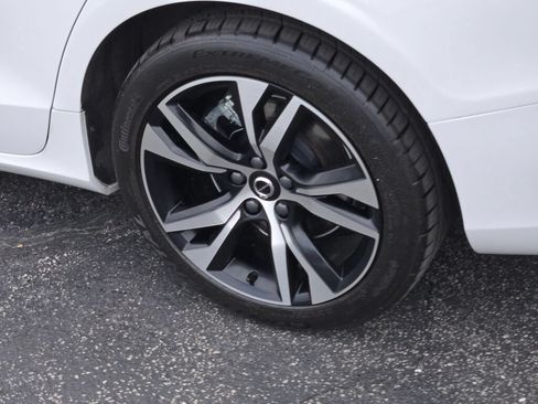Used 2024 Volvo S60 B5 Core FWD image 19