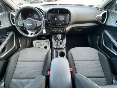 Used 2022 Kia Soul LX image 15