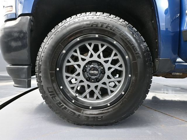 Used 2017 Chevrolet Silverado 1500 W/T w/ Trailering Package RWD image 12