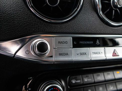 Used 2019 Kia Stinger RWD image 43