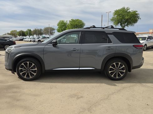 New 2026 Nissan Pathfinder Platinum image 6