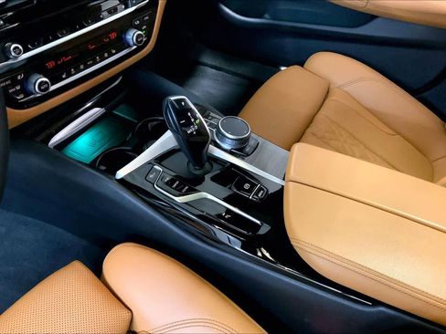 Certified 2023 BMW 530i xDrive w/ Premium Package image 16