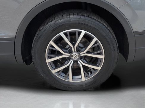 Used 2021 Volkswagen Tiguan S image 19