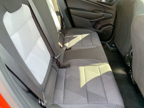 Certified 2024 Chevrolet Trax RS w/ Sunroof Package FWD image 24