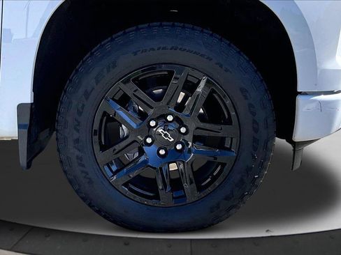 Used 2023 Chevrolet Silverado 1500 RST w/ Convenience Package II AWD/4WD image 34