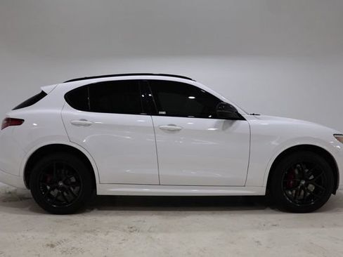 Used 2020 Alfa Romeo Stelvio Ti Sport w/ Quick Order Package 22S Sport AWD/4WD image 8
