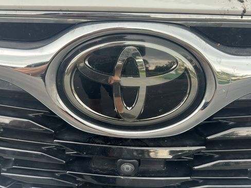 Used 2021 Toyota Highlander Limited image 21