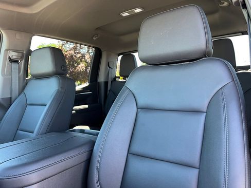 Used 2026 Chevrolet Silverado 1500 LT Trail Boss w/ Convenience Package II AWD/4WD image 19