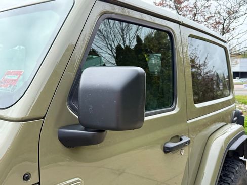 Used 2025 Jeep Wrangler Rubicon AWD/4WD image 12