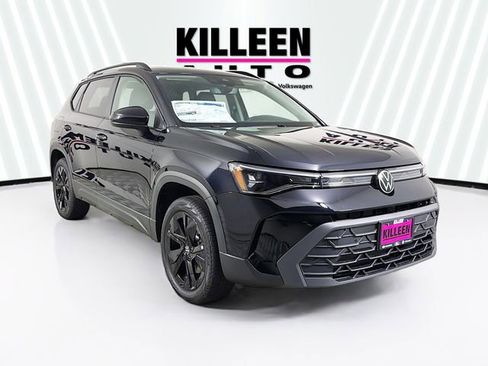 New 2026 Volkswagen Taos SE FWD image 1
