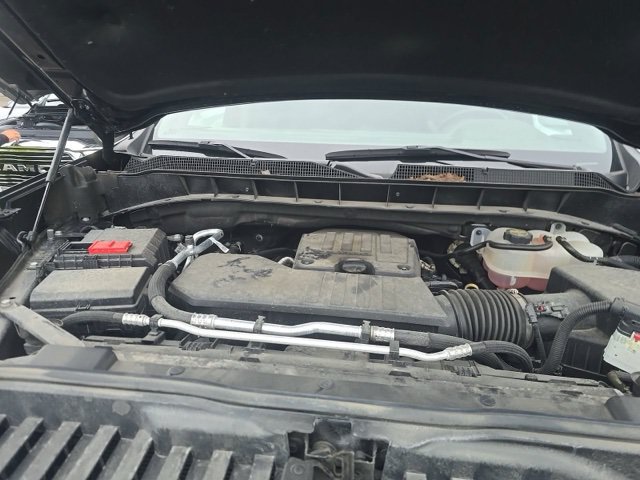 Used 2024 Chevrolet Silverado 1500 LT AWD/4WD image 19