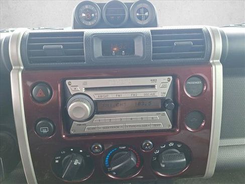 Used 2007 Toyota FJ Cruiser 4WD image 11