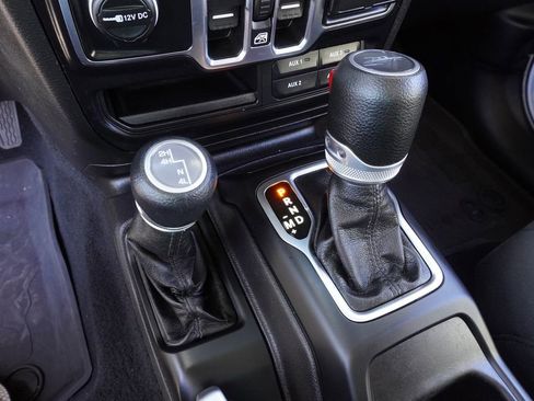 Used 2022 Jeep Gladiator Sport image 18