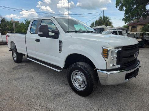 Used 2018 Ford F250 XL w/ Power Equipment Group AWD/4WD image 6