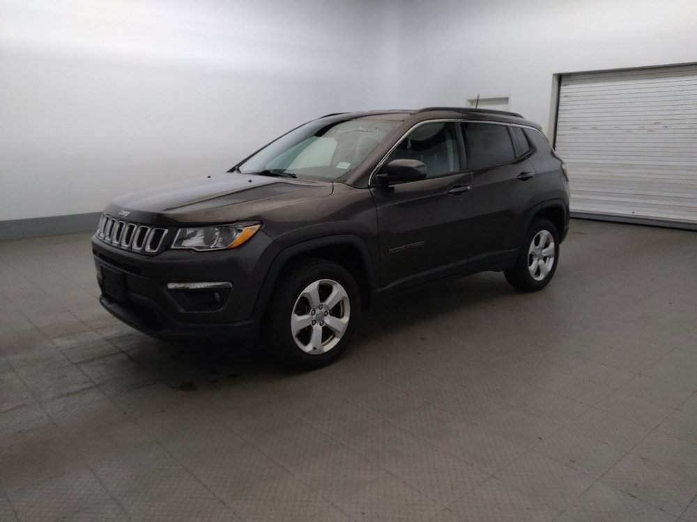 Used 2018 Jeep Compass Latitude w/ Cold Weather Group AWD/4WD image 2