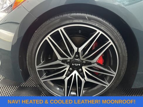 Used 2022 Kia Stinger GT2 RWD image 38