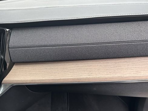 Certified 2025 Volvo XC90 B5 Plus image 21