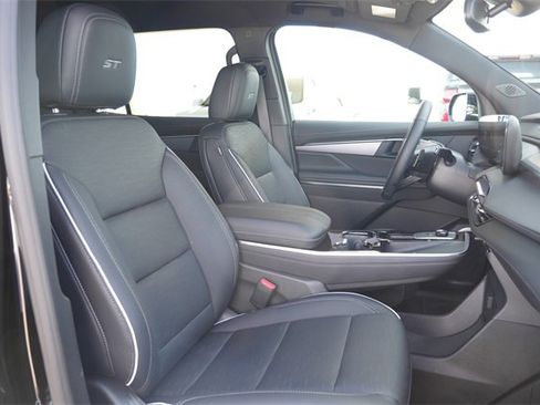 Used 2026 Buick Enclave Sport Touring image 16