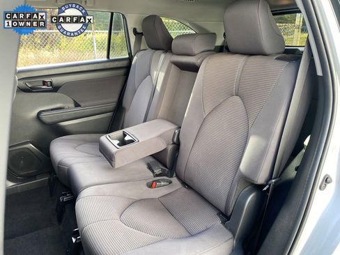 Used 2024 Toyota Highlander LE image 22