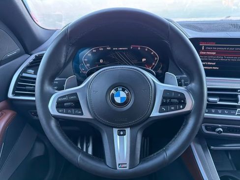 Used 2021 BMW X5 M50i image 21