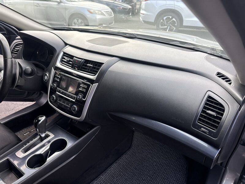 Used 2018 Nissan Altima 2.5 SR FWD image 22