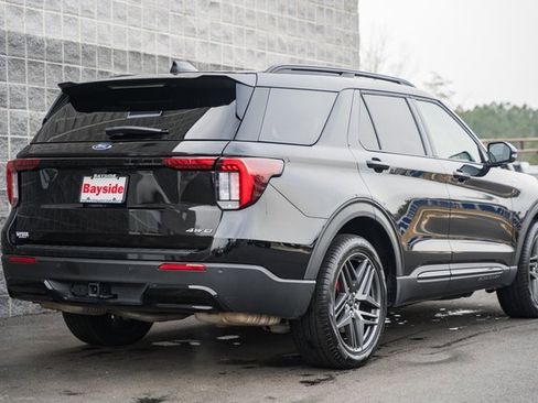 Used 2025 Ford Explorer ST-Line w/ ST-Line Street Pack image 5