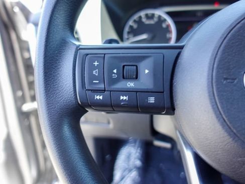 Used 2023 Nissan Rogue S AWD/4WD image 13