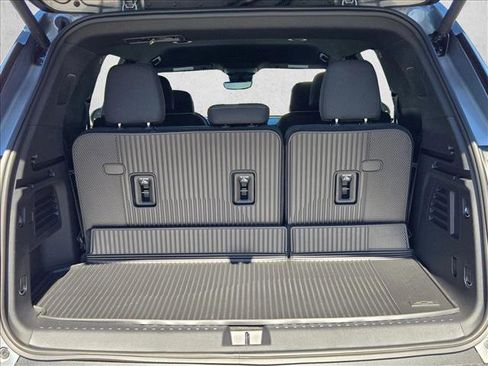 New 2026 Chevrolet Traverse LT w/ Driver Confidence Package image 9