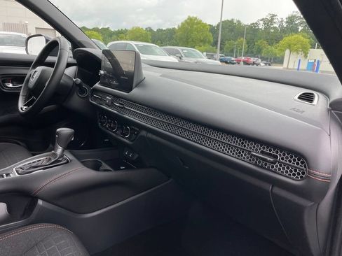 Certified 2026 Honda HR-V Sport image 33